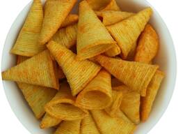 Кукурузные чипсы в форме конуса