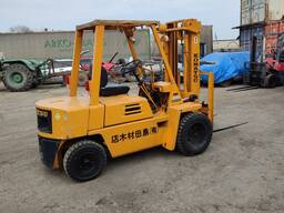 Погрузчик вилочный Komatsu, 2.5 тонны