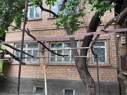 Продаю 2х этажный, кирпичный дом, по адресу с. Аламедин, ул. Молодежная