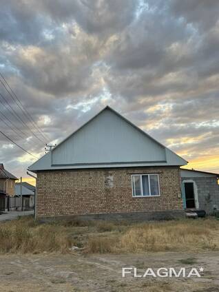 Продаю новый дом ( кирпич) срочно! 82.000$ 4сот ( красная книга )