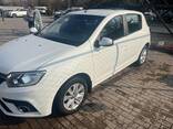 Renault Sandero - фото 1